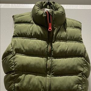 GAP KIDS Puffer Vest - Size M Regular (8-9) - Green Color.